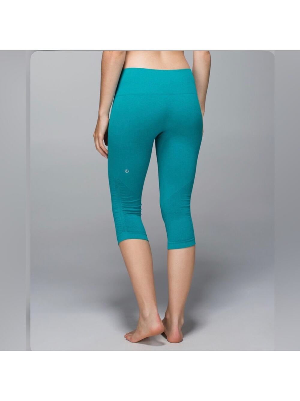 Lululemon In The Flow Crop II Heathered Teal Size 8
